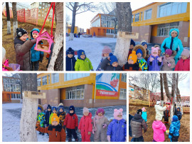 В «Рябинушке» прошла замечательная акция «Кормушка для птиц» В «Рябинушке» прошла замечательная акция «Кормушка для птиц».