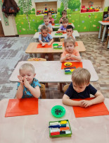 В группе «Ручеёк» прошло занятие по аппликации на тему «Ёжик» В группе «Ручеёк» прошло занятие по аппликации на тему «Ёжик».