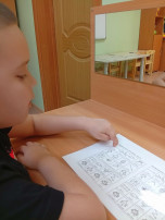 Учитель-логопед активно использует приём мнемотехники Учитель-логопед активно использует приём мнемотехники.